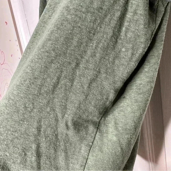 Victoria’s Secret T-Shirt Front Pocket Green / White Embroidery Size Extra Large - Picture 16 of 16